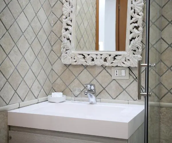 Hotel Saint Joseph 3*